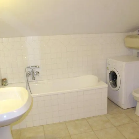 Str. Palazzetta - 2 Appartement